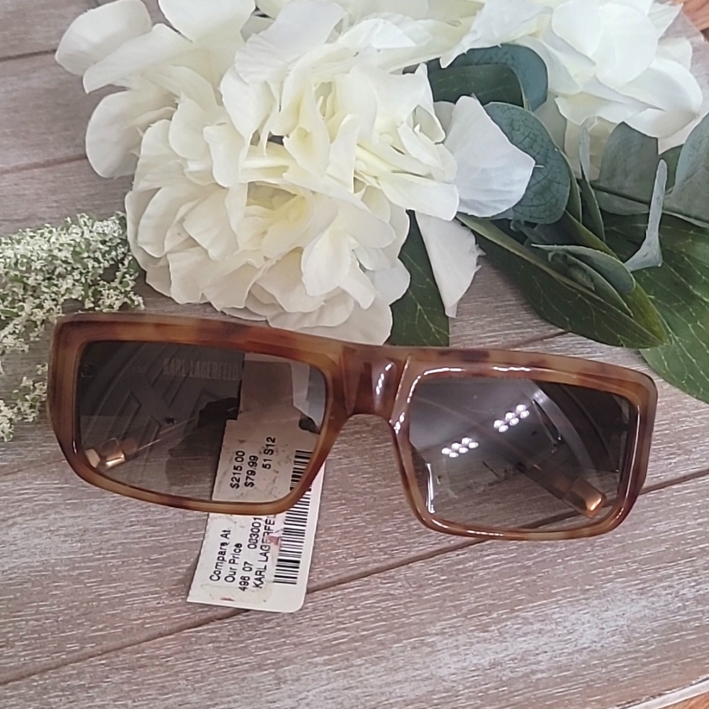 🥀 KARL LAGERFELD ANIMAL PRINT SUNGLASSES.